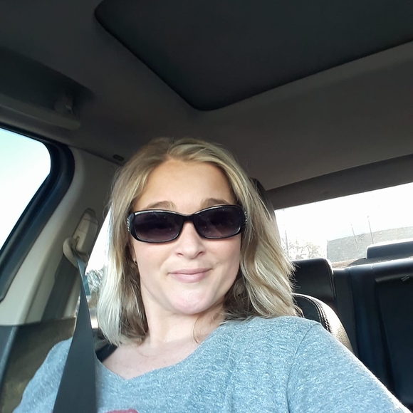 Meet your Posher, Heidi - Picture 1 of 1